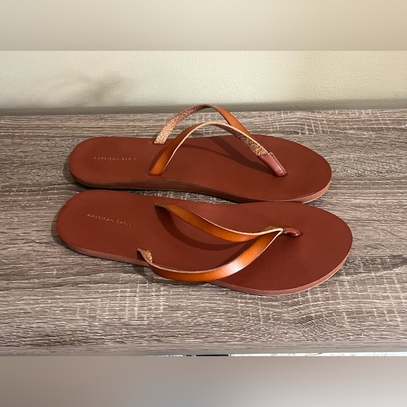 American Eagle Outfitters Shoes - American Eagle Outfitters Women’s Brown Leather Flip Flop Sandals Size 10 NEW